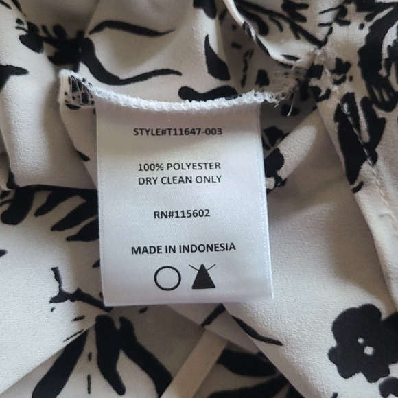 Black and white floral blouse - Picture 6 of 6